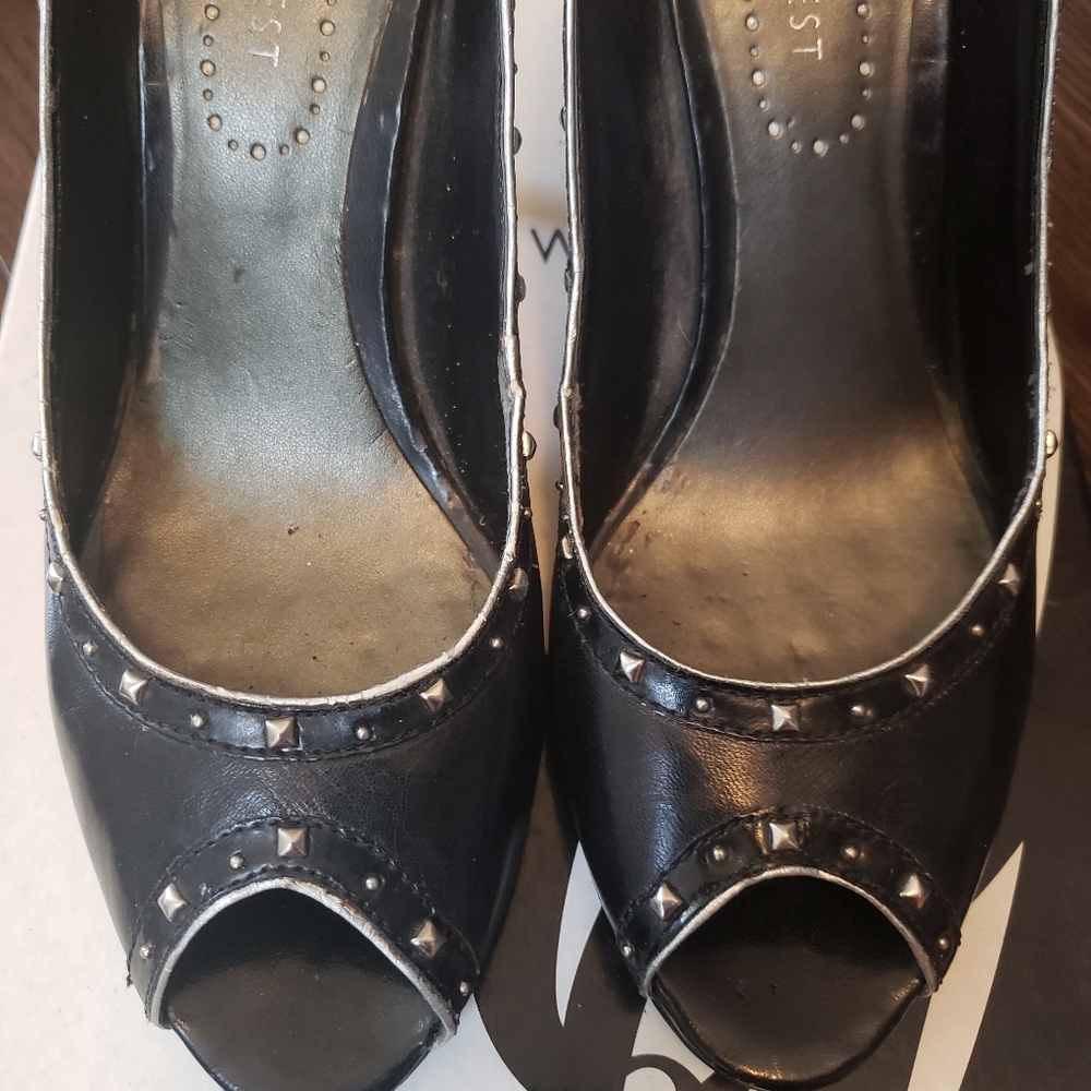 Shoes - Picture 5 of 5
